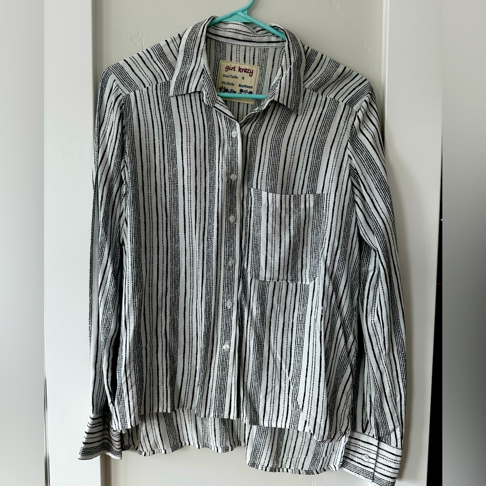 Women’s size S, long sleeve button down blouse, business attire, black/white.
